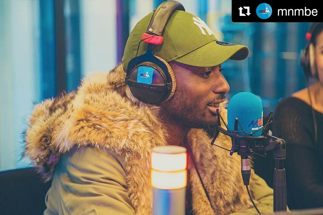 Dopebwoy te gast bij radiostation MNM