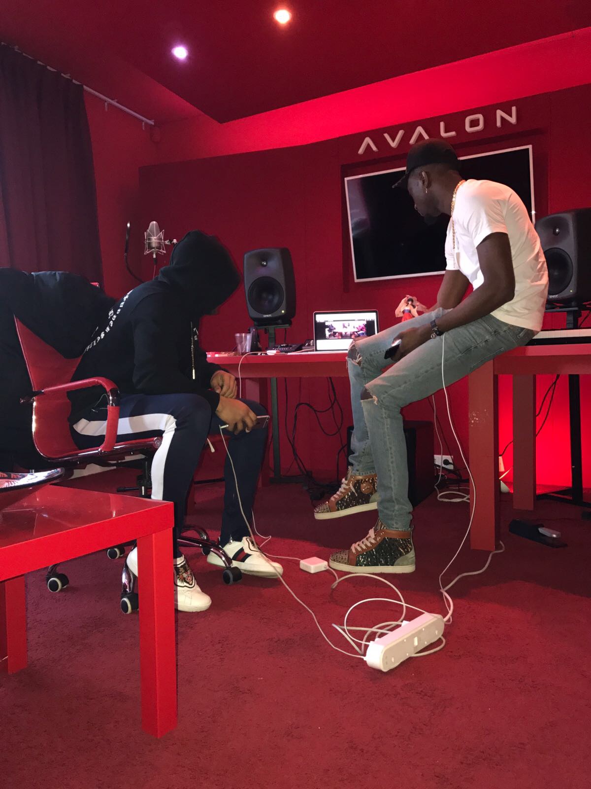 Dopebwoy & Vic9 in de Avalon Studio!